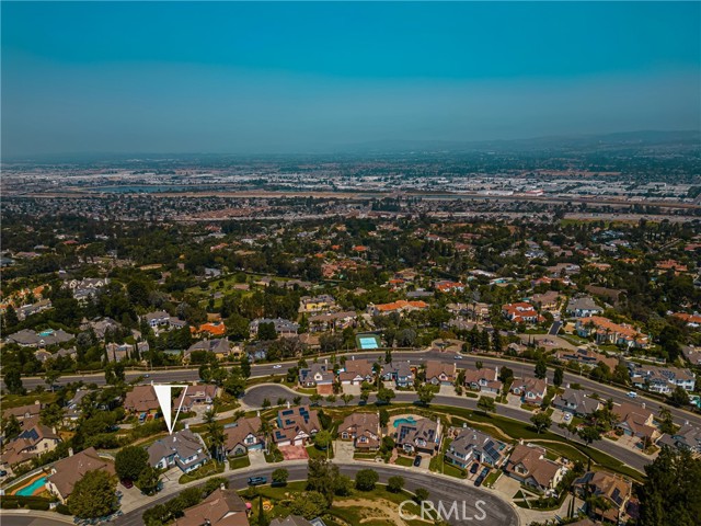 580 S Londerry Ln, Anaheim Hills CA: https://media.crmls.org/medias/a0b311fb-33c9-4ce6-a04f-bf31158d525c.jpg