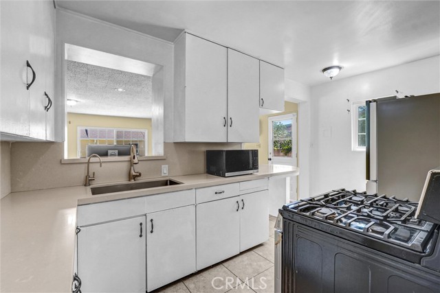 6626 Riverton Avenue photo 13