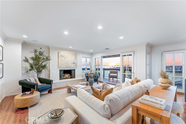 Detail Gallery Image 3 of 54 For 2727 Ocean Bld, Corona Del Mar,  CA 92625 - 3 Beds | 4/1 Baths