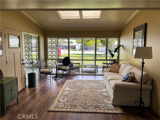 1543 Merion Way, Seal Beach CA: https://media.crmls.org/medias/a0b3dd58-6a23-4412-8ec1-f16006dd24ca.jpg