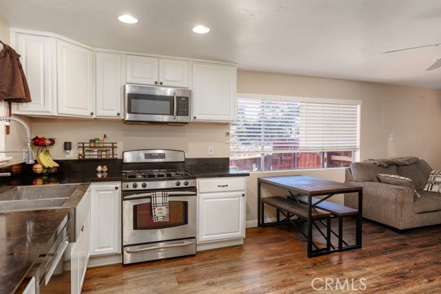 Detail Gallery Image 7 of 36 For 4530 San Jacinto, Atascadero,  CA 93422 - 2 Beds | 2 Baths