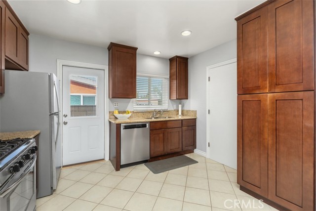 Detail Gallery Image 11 of 39 For 1779 Kenwood Pl, Costa Mesa,  CA 92627 - 3 Beds | 2 Baths