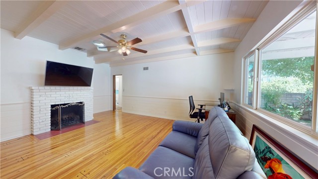 13322 Valleyheart N Drive, Sherman Oaks CA: https://media.crmls.org/medias/a0b518c0-913d-44e5-9ab0-25a2dd105b15.jpg