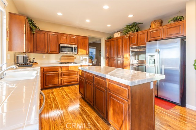 Detail Gallery Image 9 of 52 For 35181 Begonia Ln, Winchester,  CA 92596 - 6 Beds | 3 Baths