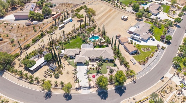 18265 Fort Lauder Lane, Perris CA: https://media.crmls.org/medias/a0b66b3f-0ddf-450a-87ee-1a7cdd96a6b1.jpg