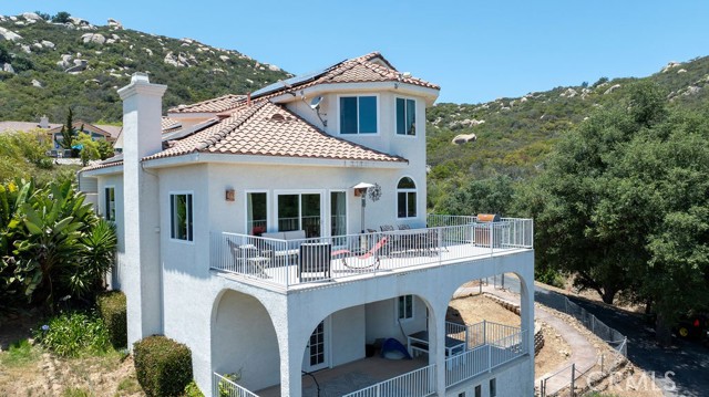 18380 Avenida Caleta, Murrieta CA: https://media.crmls.org/medias/a0b6838e-6ee4-42f6-a36f-59732c8b0e49.jpg