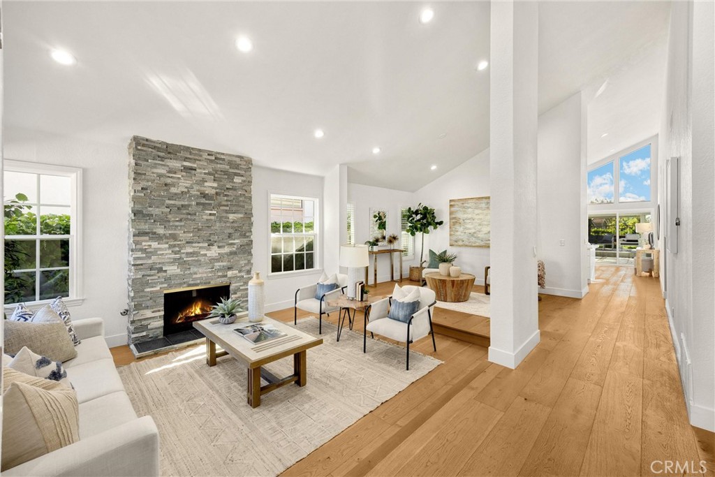 MLS #OC25175333 img 2