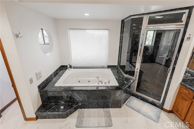 Detail Gallery Image 37 of 67 For 25573 via Paladar, Valencia,  CA 91355 - 6 Beds | 5 Baths