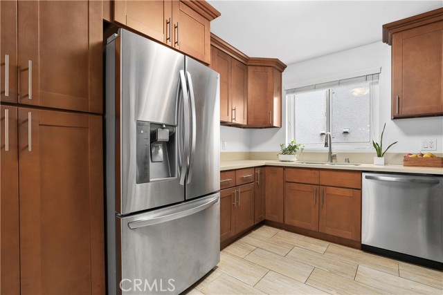 930 3rd Street, Santa Monica CA: https://media.crmls.org/medias/a0b784a2-665c-4444-a4ca-0dbc2541d0bd.jpg