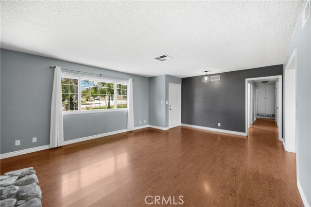 5939 Etiwanda Ave, Rancho Cucamonga CA: https://media.crmls.org/medias/a0b81c70-2958-42fd-8b68-960662d8297f.jpg
