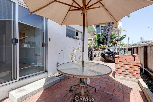 241 33rd Street, Hermosa Beach, California 90254, 2 Bedrooms Bedrooms, ,1 BathroomBathrooms,Residential,Sold,33rd,SB23145037