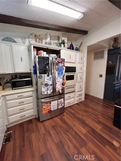31816 Avenue E, Yucaipa CA: https://media.crmls.org/medias/a0b8ee0a-7258-460d-a70f-161060feca20.jpg