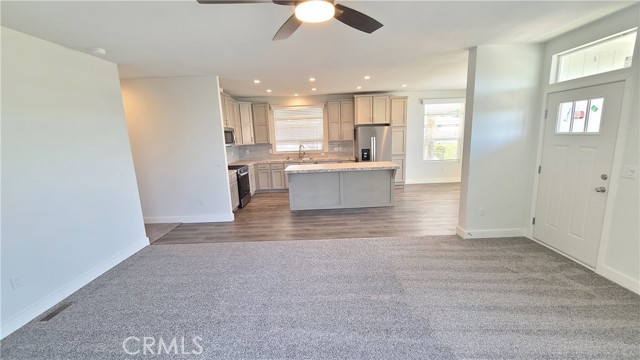 2139 E 4th Street, Ontario CA: https://media.crmls.org/medias/a0b9029a-12b7-455b-b8e6-b6fa9e88bd56.jpg