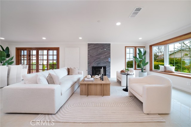 Detail Gallery Image 4 of 22 For 3823 via Manzana, San Clemente,  CA 92673 - 5 Beds | 4 Baths