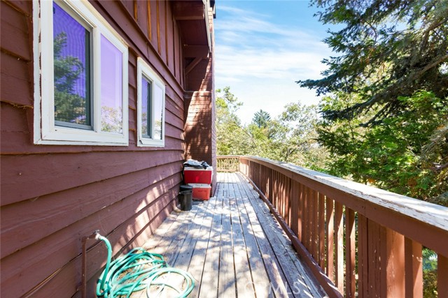 Detail Gallery Image 7 of 40 For 1207 Scenic Way, Rimforest,  CA 92378 - 3 Beds | 2 Baths