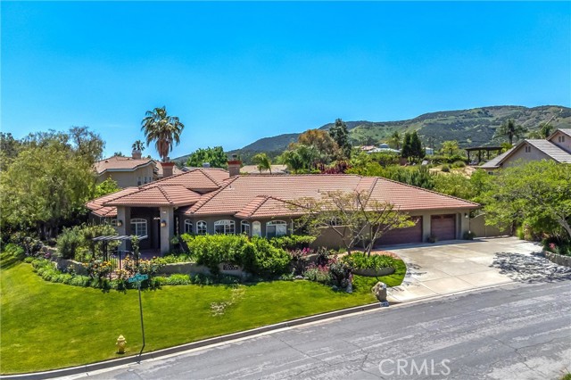Detail Gallery Image 2 of 56 For 34879 Olive Tree Ln, Yucaipa,  CA 92399 - 3 Beds | 2/1 Baths