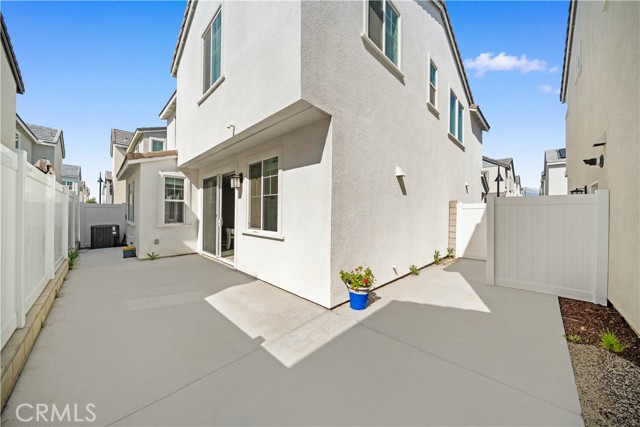 4253 S Heather Privado, Ontario CA: https://media.crmls.org/medias/a0ba58a9-9fb1-4b96-9076-2b763c489c0c.jpg