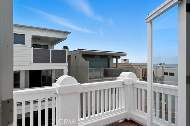 229 16th Place, Manhattan Beach CA: https://media.crmls.org/medias/a0ba7697-f677-45b0-9368-e558f0176542.jpg