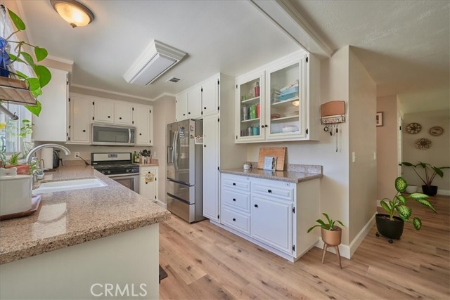 Detail Gallery Image 12 of 34 For 2019 Newton Dr, Corona,  CA 92882 - 3 Beds | 2 Baths