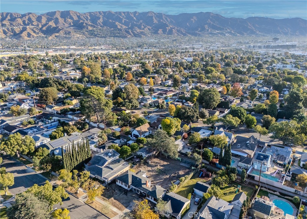 https://media.crmls.org/medias/a0bde087-f566-4c2b-bdbc-88c4ec8c82dd.jpg?preset=X-Large
