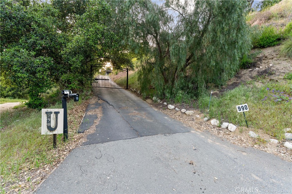 990 Paige Drive, Pomona, CA 91768