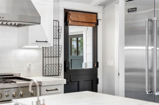 411 Poplar Street, Laguna Beach CA: https://media.crmls.org/medias/a0be0683-20d6-43e0-9b9b-cdf5188596aa.jpg