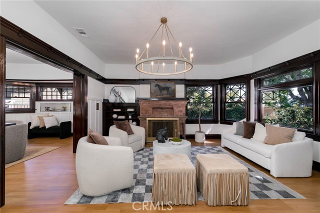 4 Bed Home for Sale in Los Angeles, California