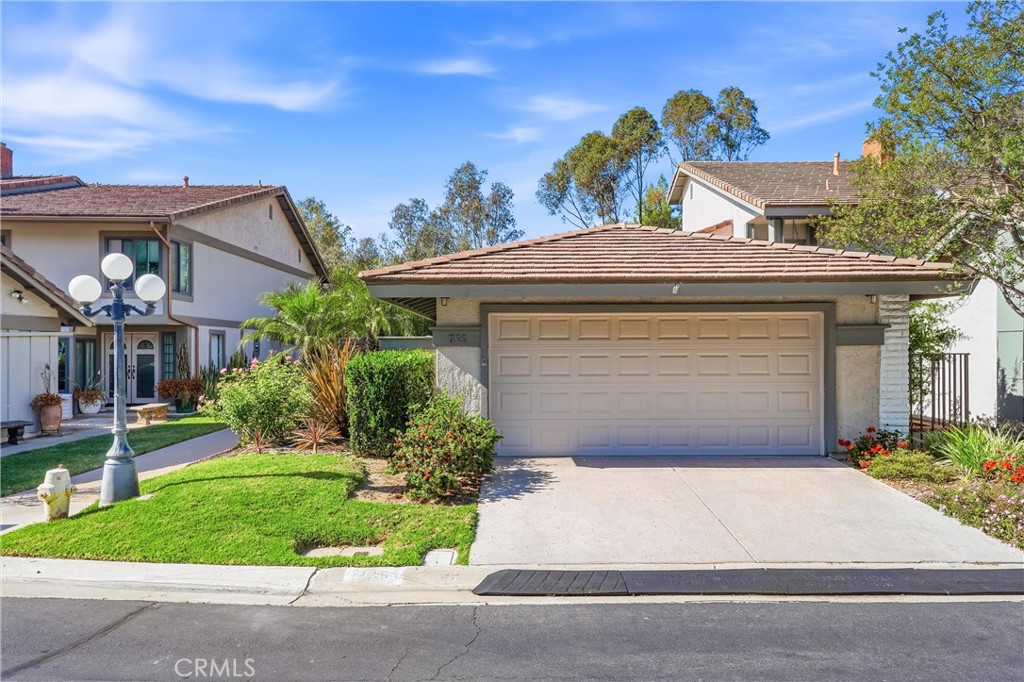 735 South Paseo Prado