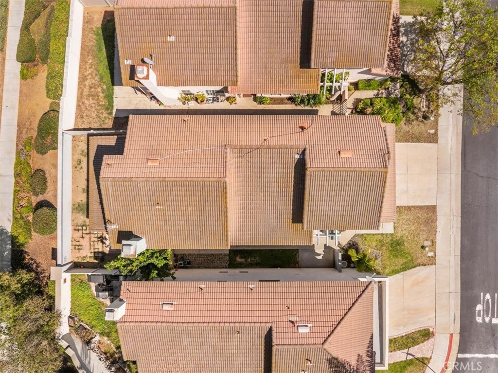 https://media.crmls.org/medias/a0c08e3d-9f15-4719-9aa3-a79f4365b23d.jpg?preset=X-Large