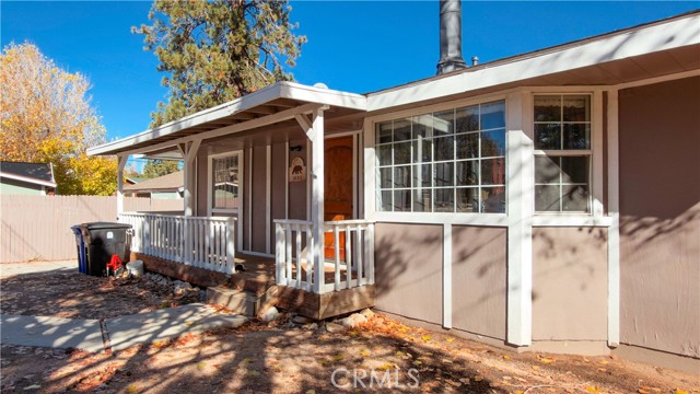 Detail Gallery Image 4 of 41 For 1605 Malabar, Big Bear City,  CA 92314 - 3 Beds | 2 Baths
