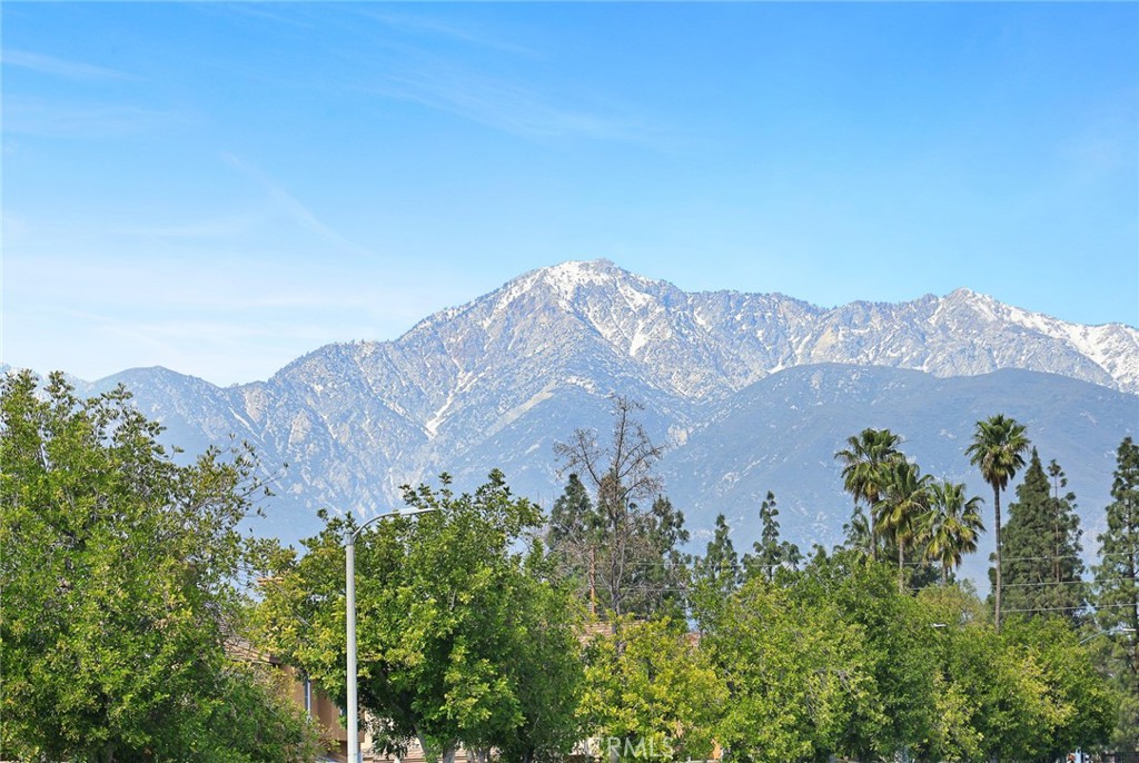 https://media.crmls.org/medias/a0c0d876-0964-49c9-8c9e-dda27db30516.jpg?preset=X-Large