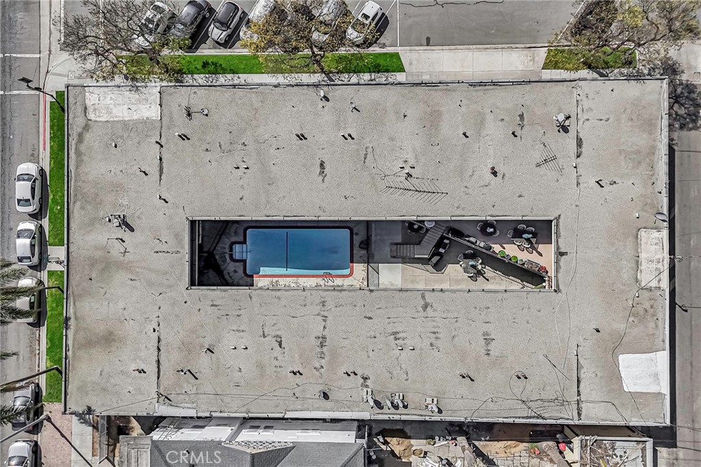 https://media.crmls.org/medias/a0c101f9-14b2-4544-8890-11913f0d2e85.jpg?preset=X-Large
