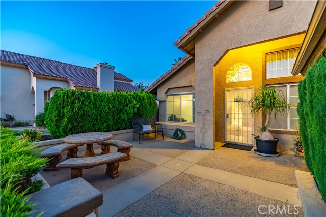 Detail Gallery Image 4 of 45 For 39764 Milan Dr, Palmdale,  CA 93551 - 4 Beds | 2 Baths