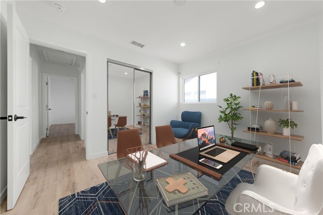 22714 Burbank Boulevard photo 5