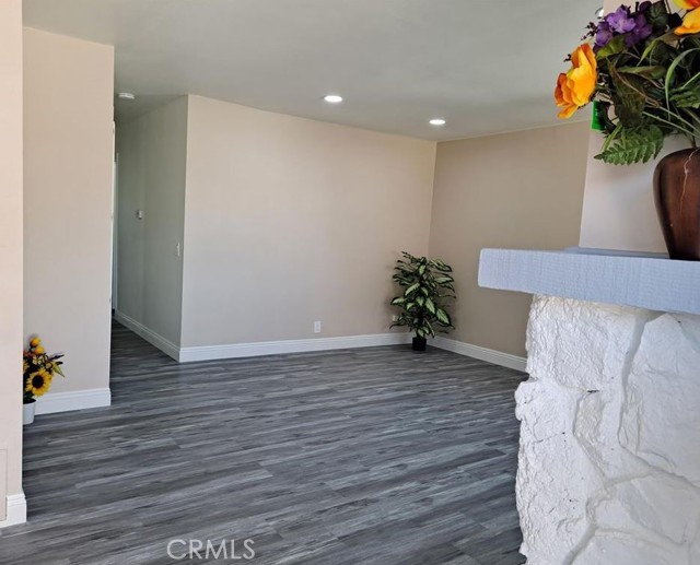 Detail Gallery Image 5 of 11 For 547 Spring Rd #36,  Moorpark,  CA 93021 - 3 Beds | 2 Baths