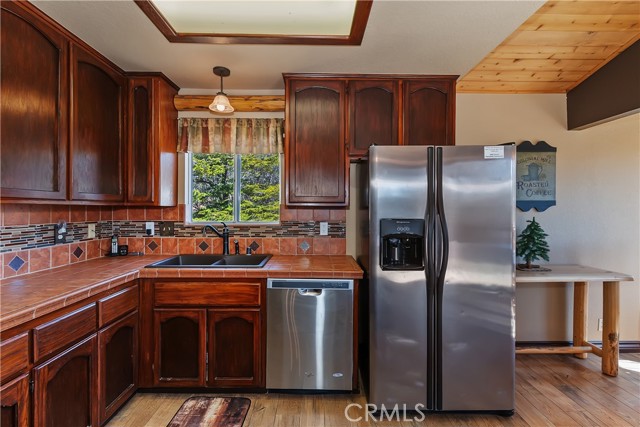 43850 Yosemite Drive, Big Bear Lake, CA 92315