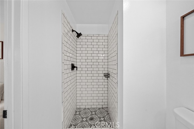 Detail Gallery Image 23 of 32 For 2500 Abbot Kinney Bld #13,  Venice,  CA 90291 - 2 Beds | 2/1 Baths