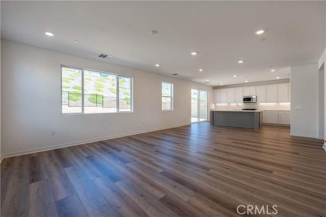 Detail Gallery Image 2 of 5 For 28823 Appaloosa Pl, Castaic,  CA 91384 - 4 Beds | 3 Baths