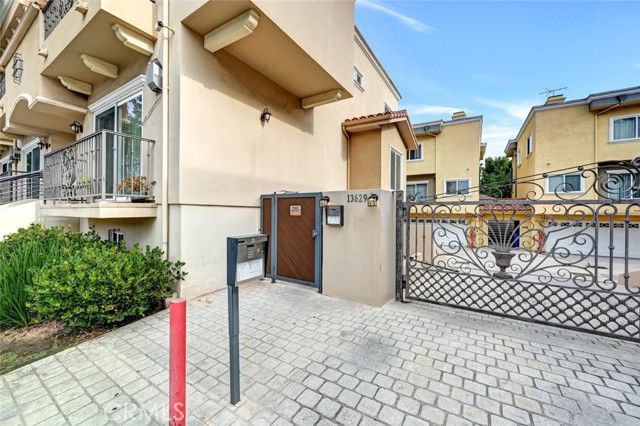 Detail Gallery Image 33 of 52 For 13629 Wyandotte St #111,  Van Nuys,  CA 91405 - 4 Beds | 3 Baths