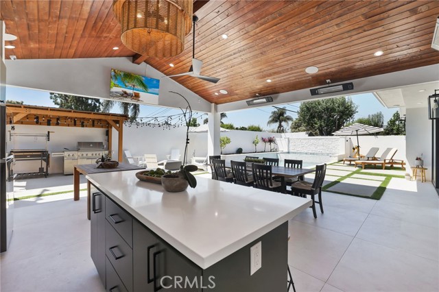 11444 Harrisburg Road, Rossmoor CA: https://media.crmls.org/medias/a0c8585f-df47-41fe-a77c-7ad527055dfd.jpg