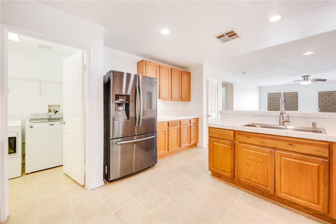 Detail Gallery Image 12 of 28 For 38133 Cima Mesa Dr, Palmdale,  CA 93552 - 3 Beds | 2 Baths