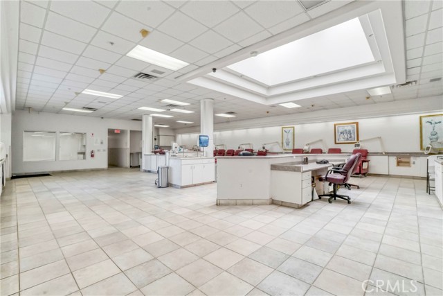 994 South La Brea Avenue, Inglewood, California 90301, ,Commercial Lease,For Rent,994 South La Brea Avenue,CRSB25022780