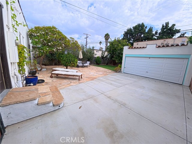 Detail Gallery Image 13 of 17 For 2124 S Redondo, Los Angeles,  CA 90016 - 3 Beds | 2 Baths