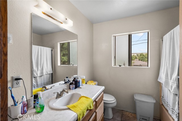 Detail Gallery Image 22 of 30 For 11014 Arminta St #13,  Sun Valley,  CA 91352 - 2 Beds | 2 Baths