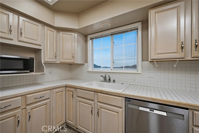 Detail Gallery Image 11 of 37 For 13674 Anderson, Lower Lake,  CA 95457 - 2 Beds | 2/1 Baths