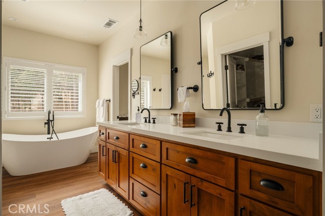 Detail Gallery Image 12 of 15 For 26910 Everest Rd, Lake Arrowhead,  CA 92352 - 6 Beds | 6 Baths