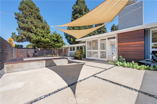 3033 Volk AVE
