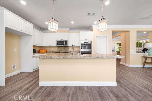 12010 Santiam Court, Jurupa Valley CA: https://media.crmls.org/medias/a0cc5cb4-48fb-460f-bd66-a22f83480be6.jpg