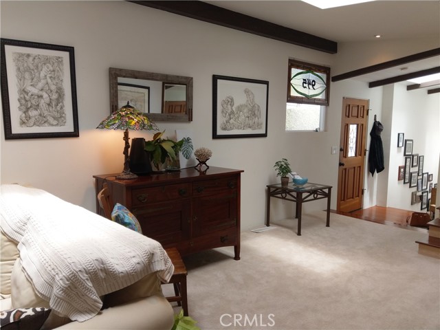 Detail Gallery Image 3 of 25 For 945 Park Ave, Laguna Beach,  CA 92651 - 2 Beds | 2 Baths