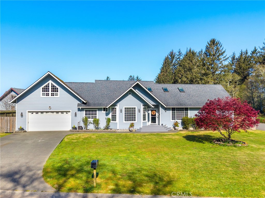 275 Lakeside Loop